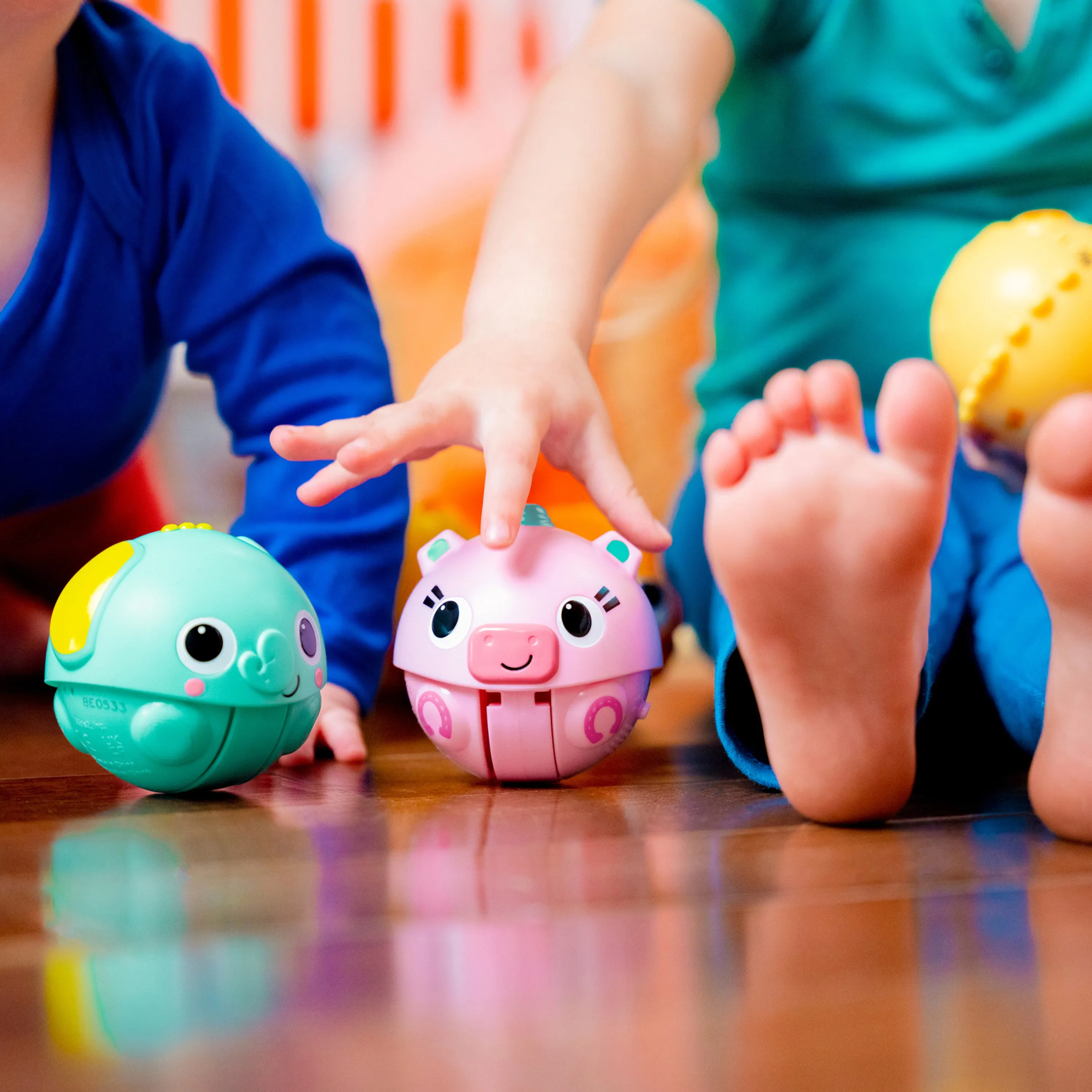 Giggables Roll & Chase Toy