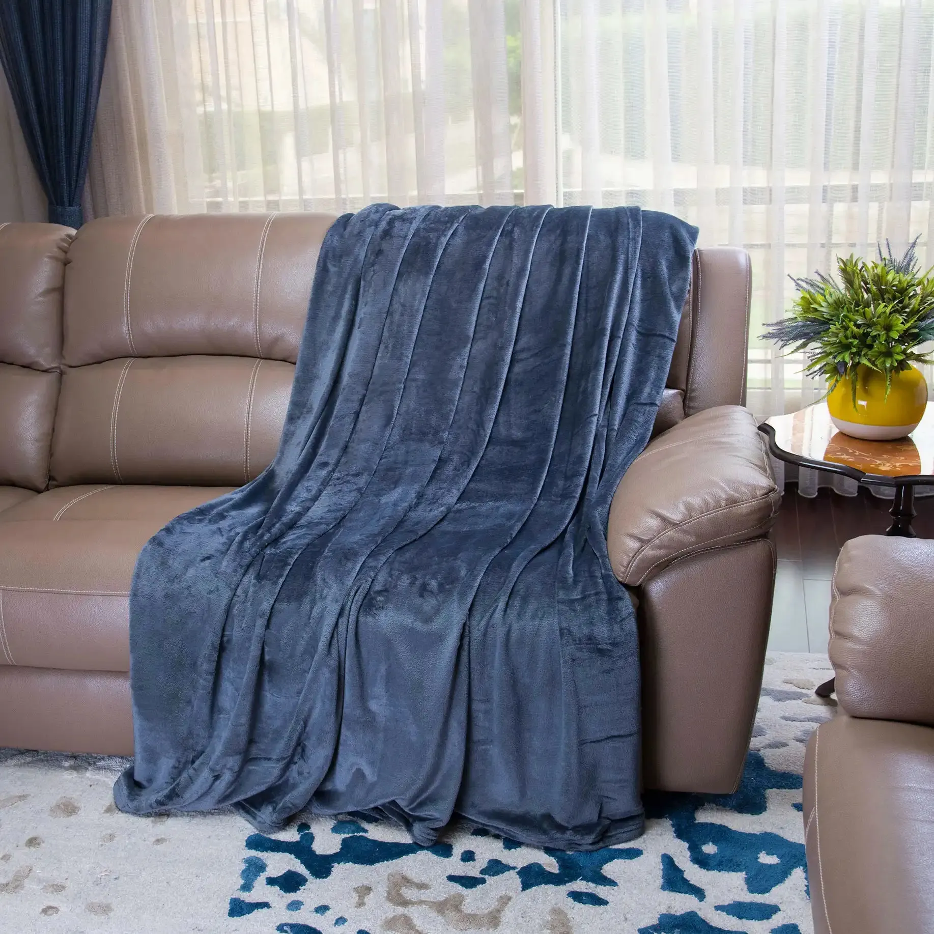 Microfiber Blanket (130 cm x 180 cm )